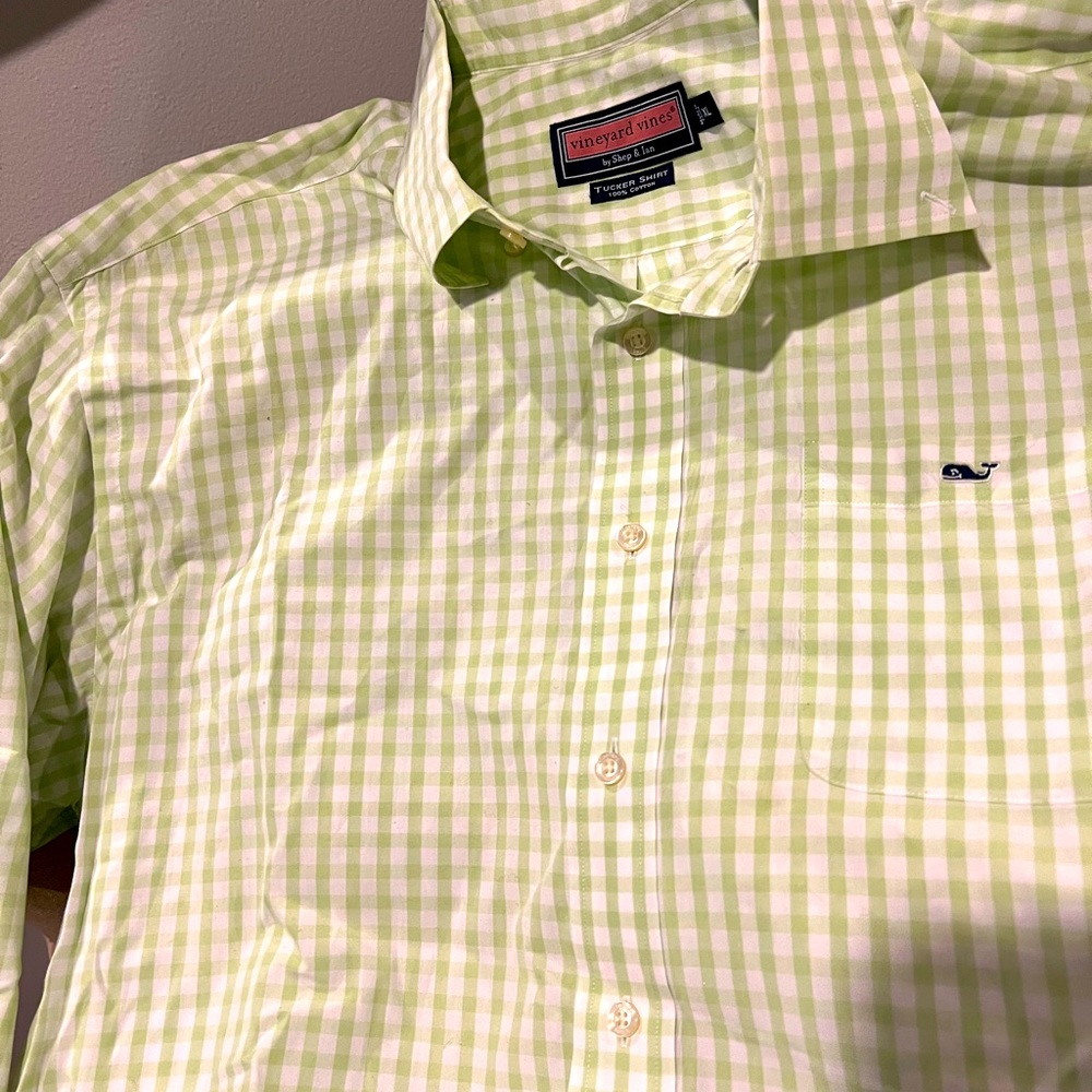 Vineyard Vines/ Martha’s vineyards shirt